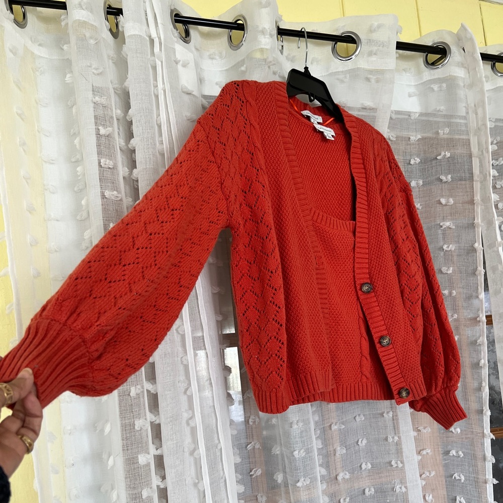Beautiful cable knit cropped twinset